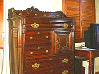 Club Comanche dresser